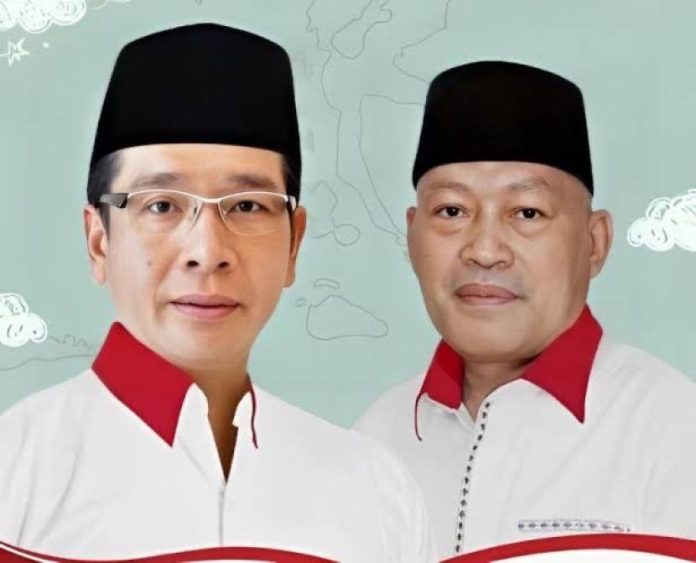 Cagub Malut Benny Laos Meninggal Dunia Setelah Dirawat Akibat Speedboat Benny Laos (kiri) dan Sarbin Sehe (kanan). Calon gubernur (cagub) Maluku Utara (Malut) Benny Laos meninggal dunia setelah speedboat yang ditumpanginya terbakar.