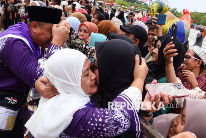 Jamaah Haji Kloter Pertama Tiba di Makassar Rabu Malam