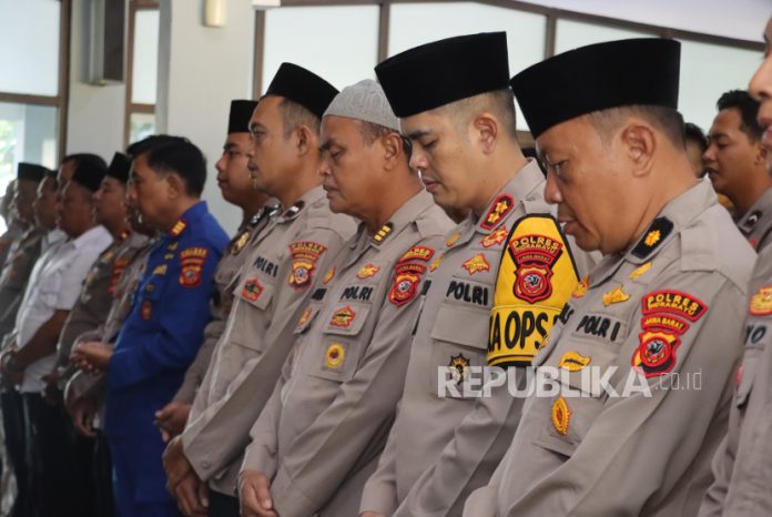 Polres Indramayu Gelar Shalat Ghoib untuk Almarhumah AKP Suprihati Setyaningsih