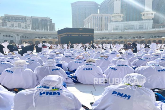 Bentuk Syukur Dapat Umrah dari PNM, Tangis Haru Nasabah PNM